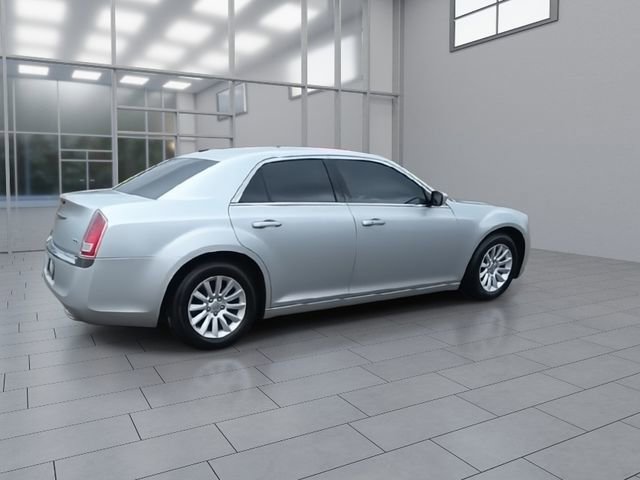 Used 2012 Chrysler 300 RWD image 8