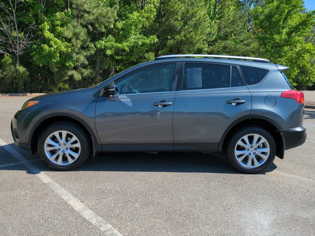 Used 2015 Toyota RAV4 Limited w/ Outdoor Package AWD/4WD image 7