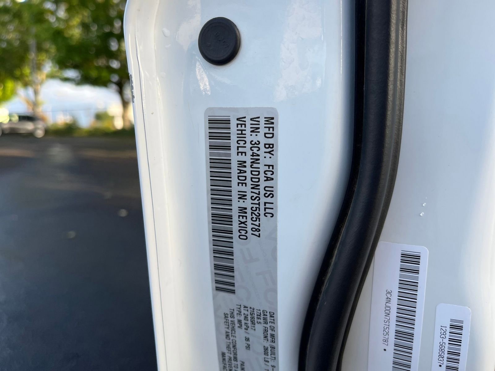 Used 2025 Jeep Compass Trailhawk image 30