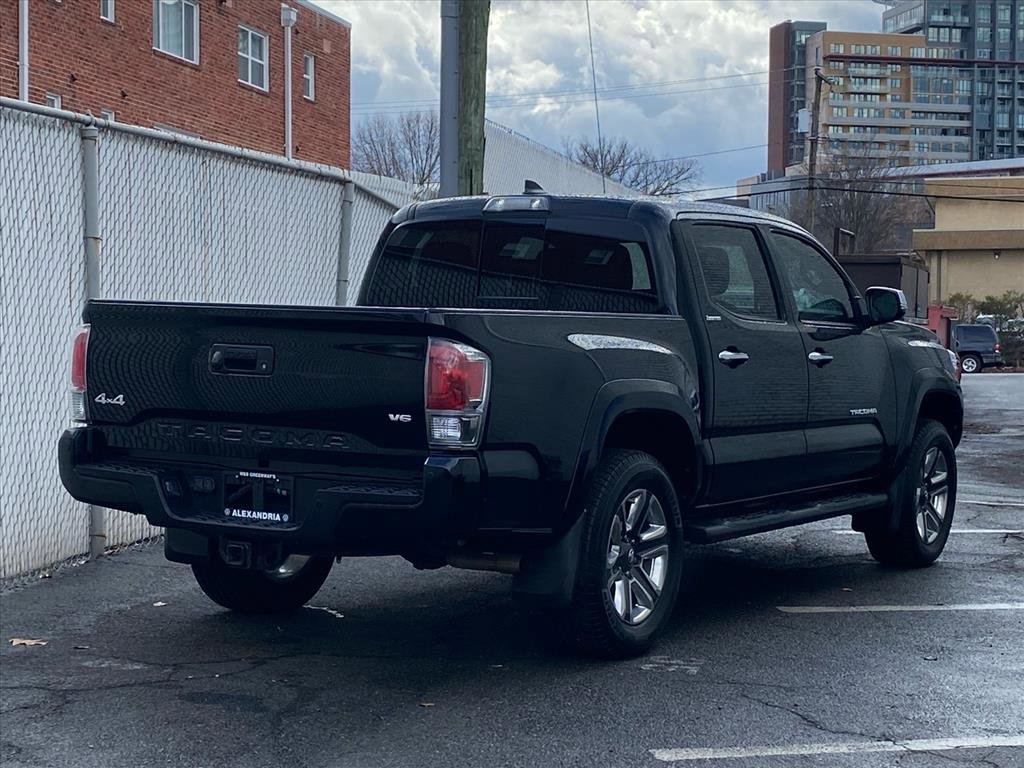 Used 2017 Toyota Tacoma Limited image 3