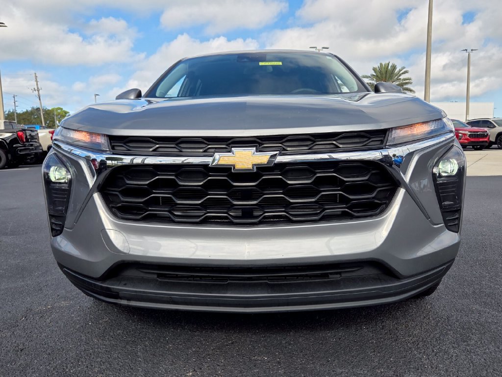 Certified 2024 Chevrolet Trax LS w/ LS Convenience Package FWD image 3
