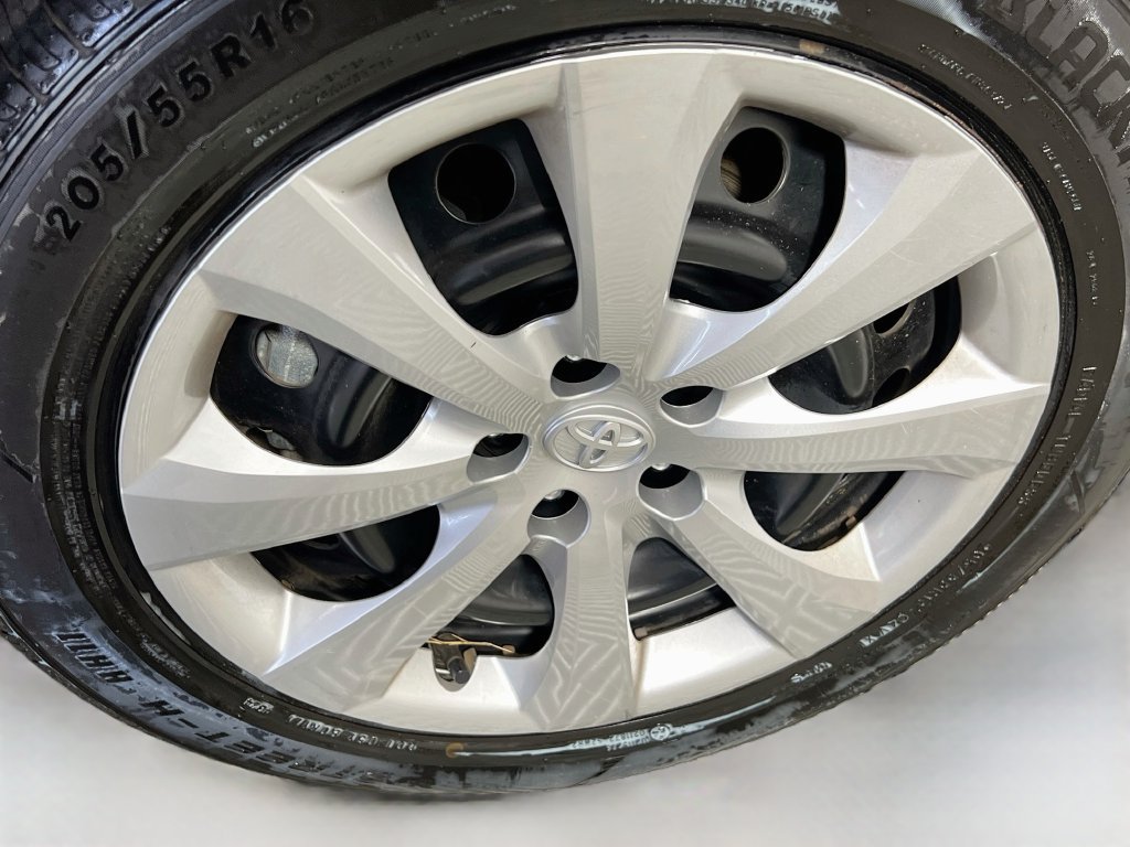Used 2024 Toyota Corolla LE FWD image 11