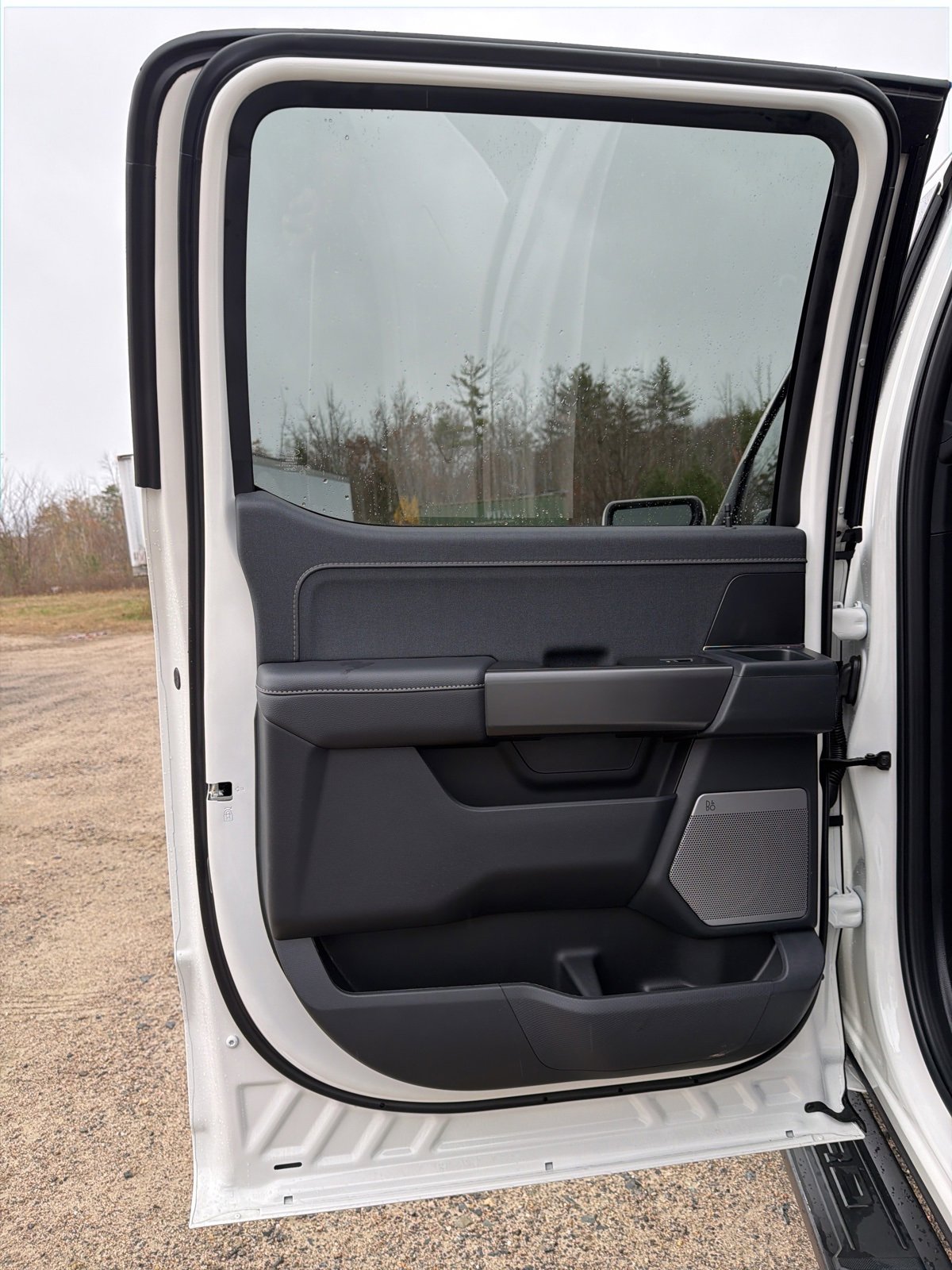 New 2025 Ford F150 Lariat w/ Equipment Group 501A Mid image 10