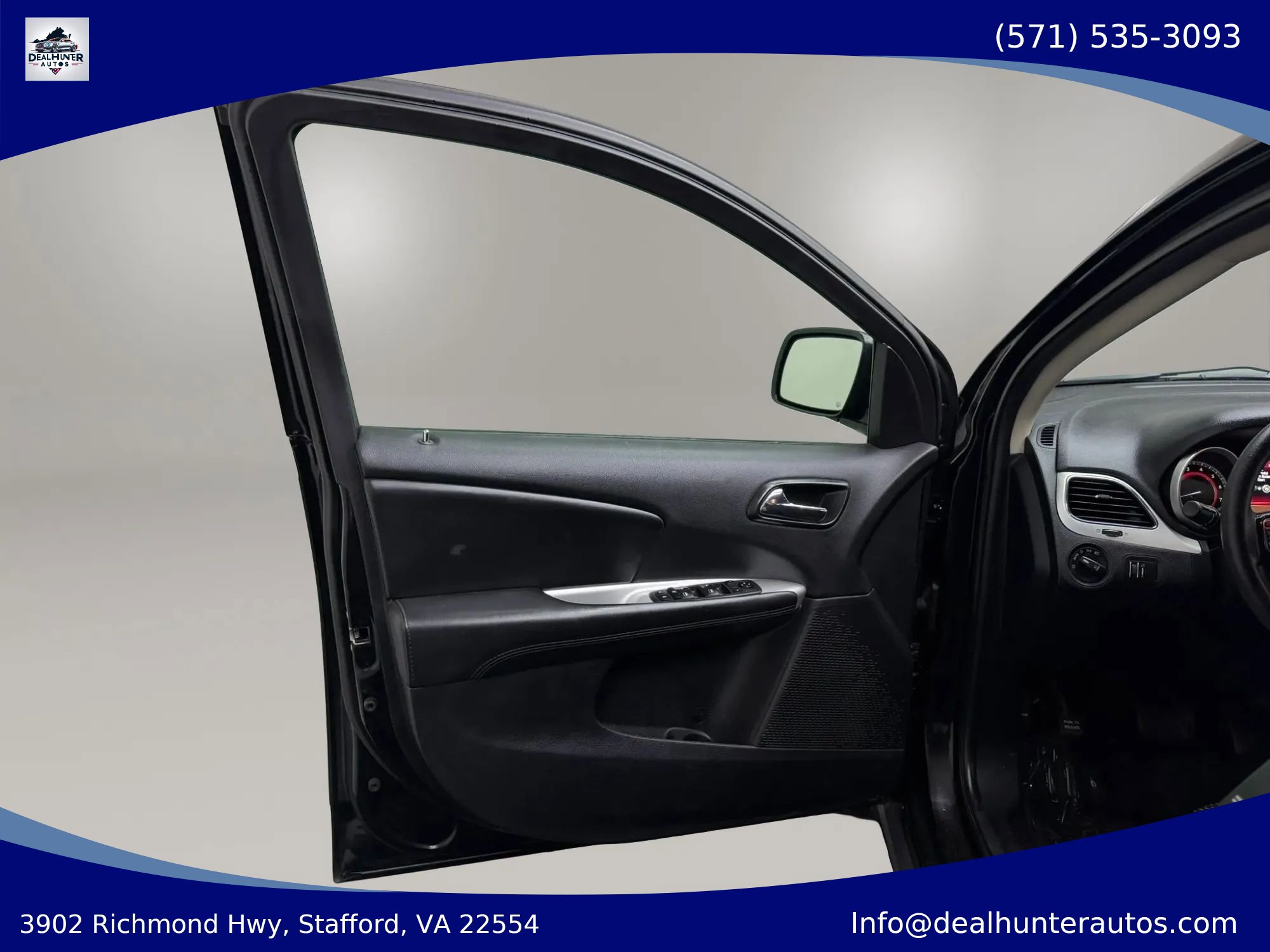 Used 2019 Dodge Journey SE w/ Blacktop Package FWD image 13
