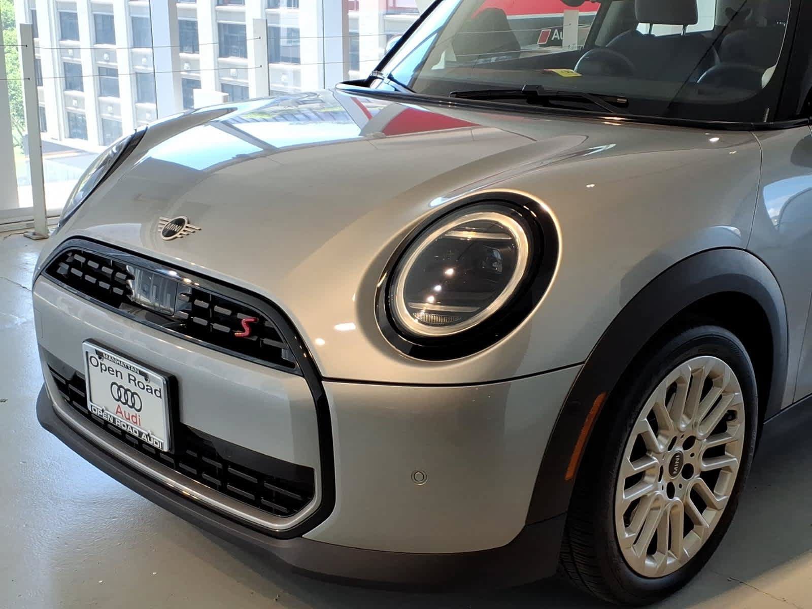 Used 2025 MINI Cooper S FWD image 7