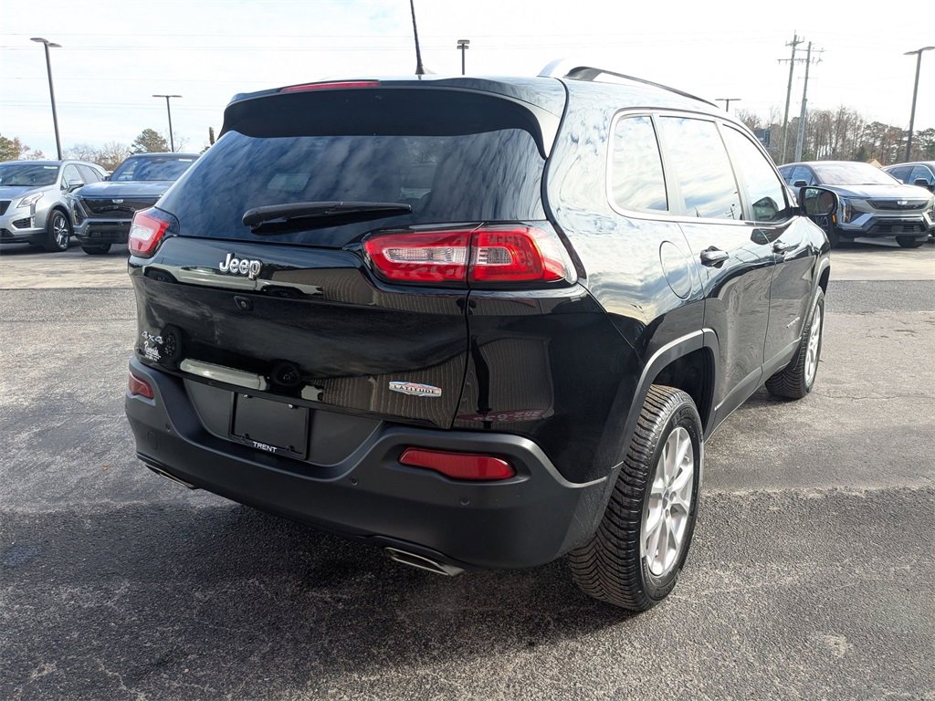 Used 2017 Jeep Cherokee Latitude w/ Safety/Convenience Group image 5