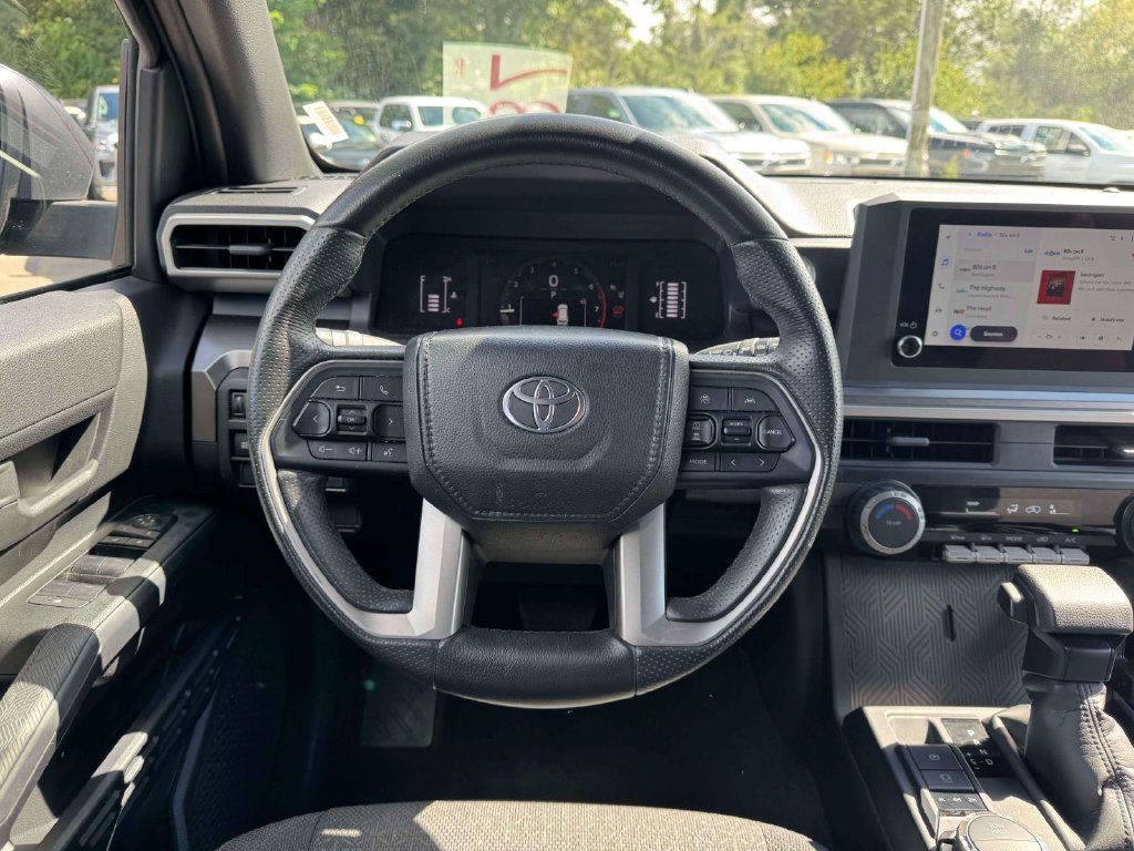 Used 2025 Toyota 4Runner SR5 AWD/4WD image 21