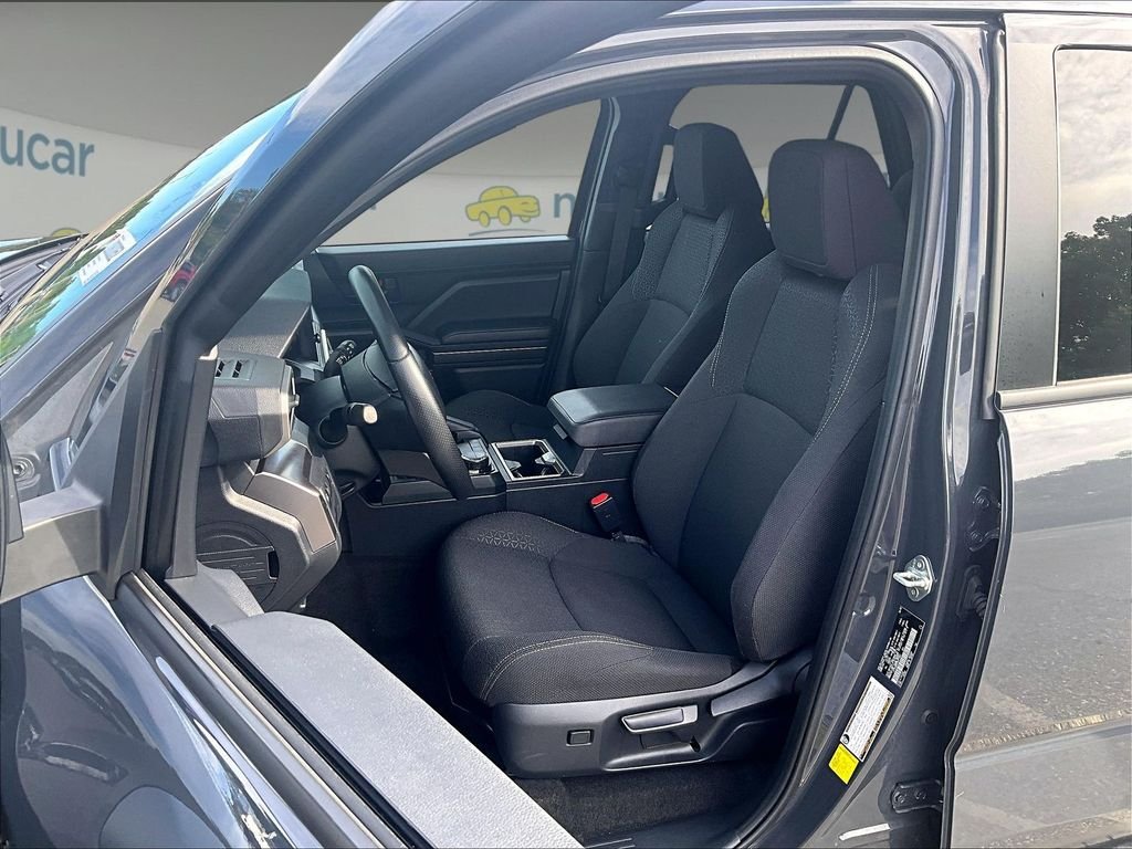 Used 2025 Toyota 4Runner SR5 AWD/4WD image 10