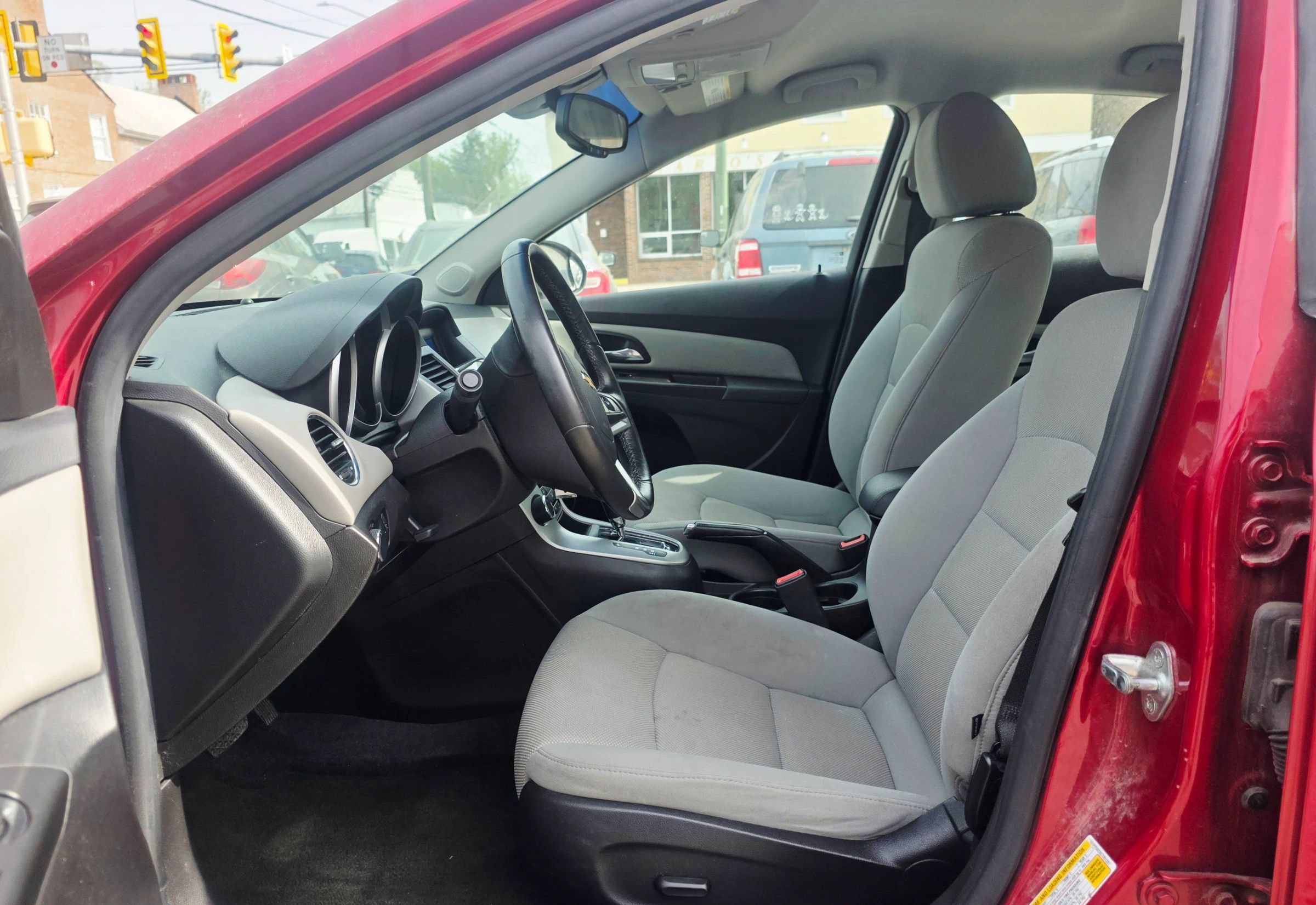 Used 2012 Chevrolet Cruze LT FWD image 9