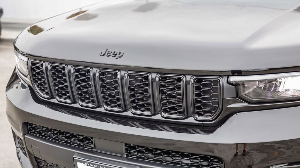 New 2025 Jeep Grand Cherokee L Limited w/ Black Appearance Package image 6
