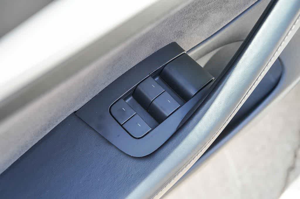 Used 2022 Tesla Model 3 Long Range AWD/4WD image 23