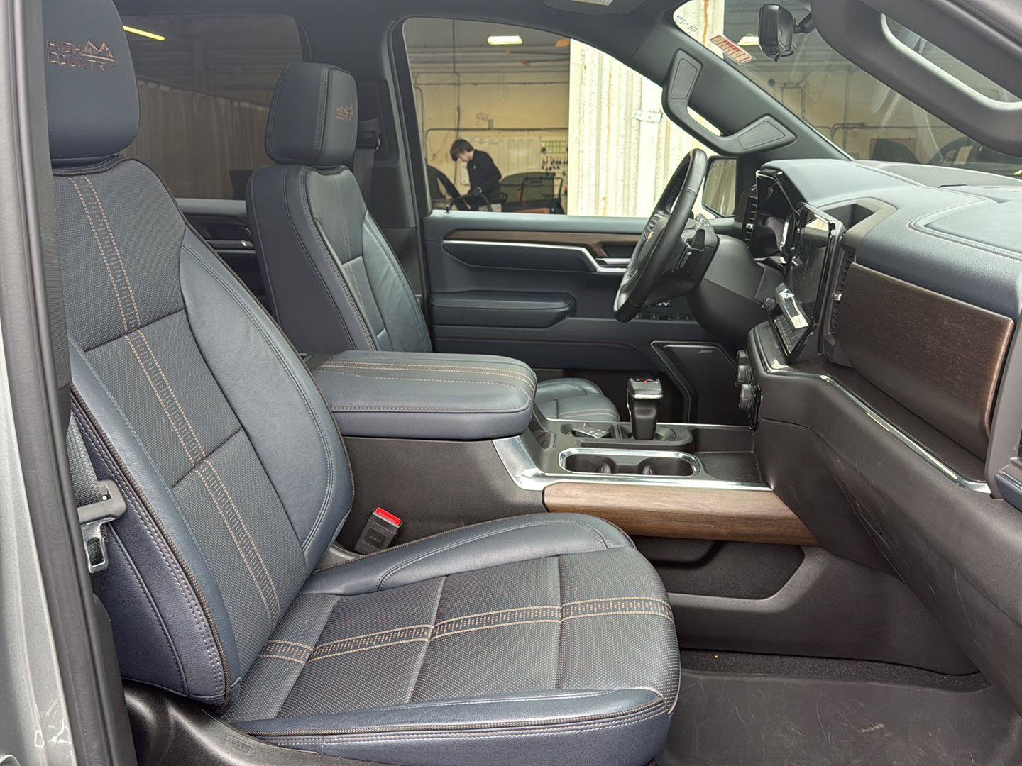 Used 2025 Chevrolet Silverado 1500 High Country w/ High Country Premium Package AWD/4WD image 12