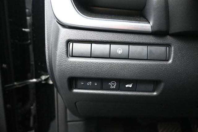 Used 2025 Nissan Rogue SV AWD/4WD image 15