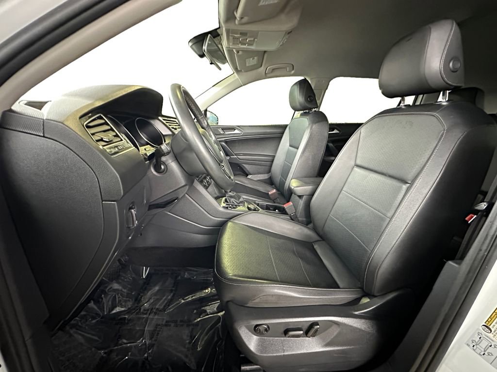 Used 2020 Volkswagen Tiguan SE image 9