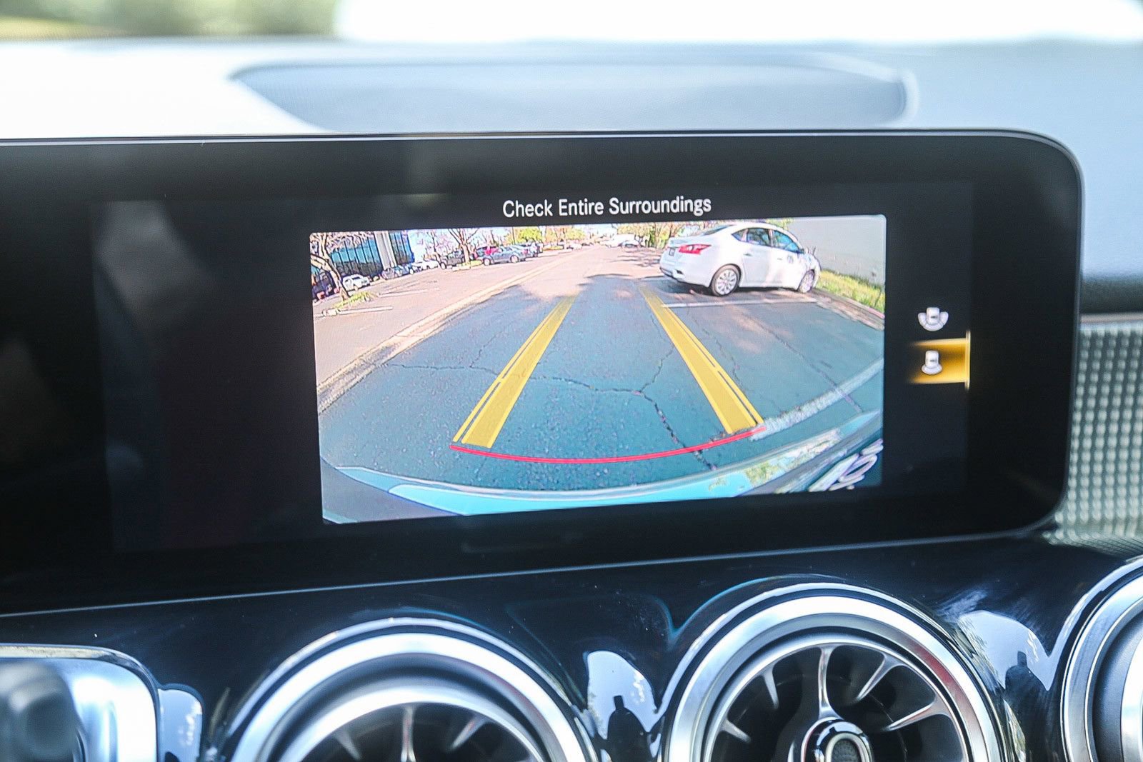 Used 2022 Mercedes-Benz GLB 250 4MATIC image 22