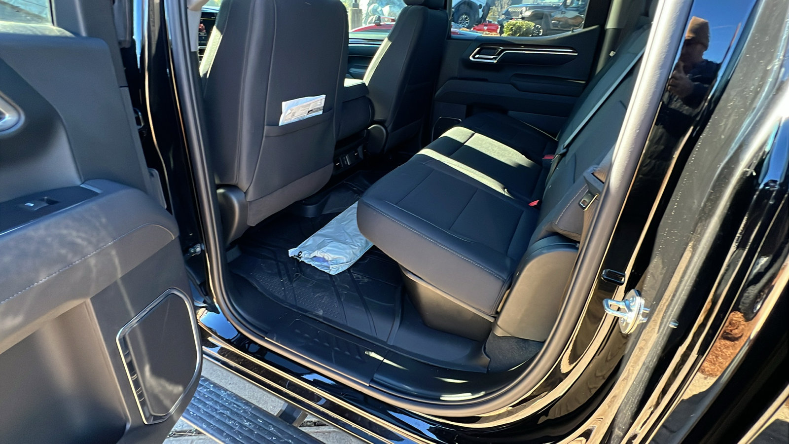 Used 2025 Chevrolet Silverado 1500 LT image 24