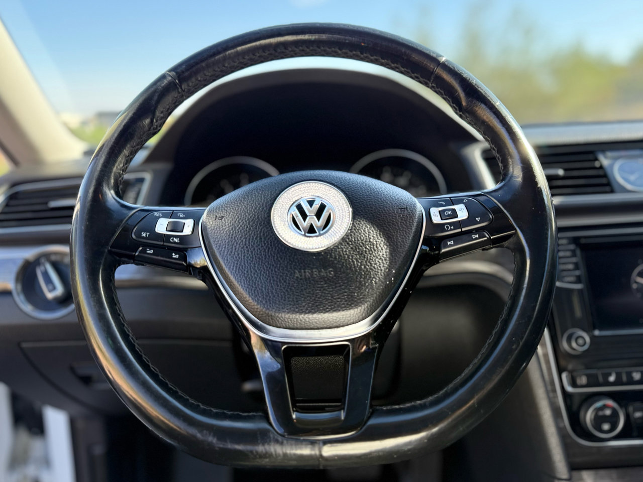 Used 2017 Volkswagen Passat 1.8T SE image 19