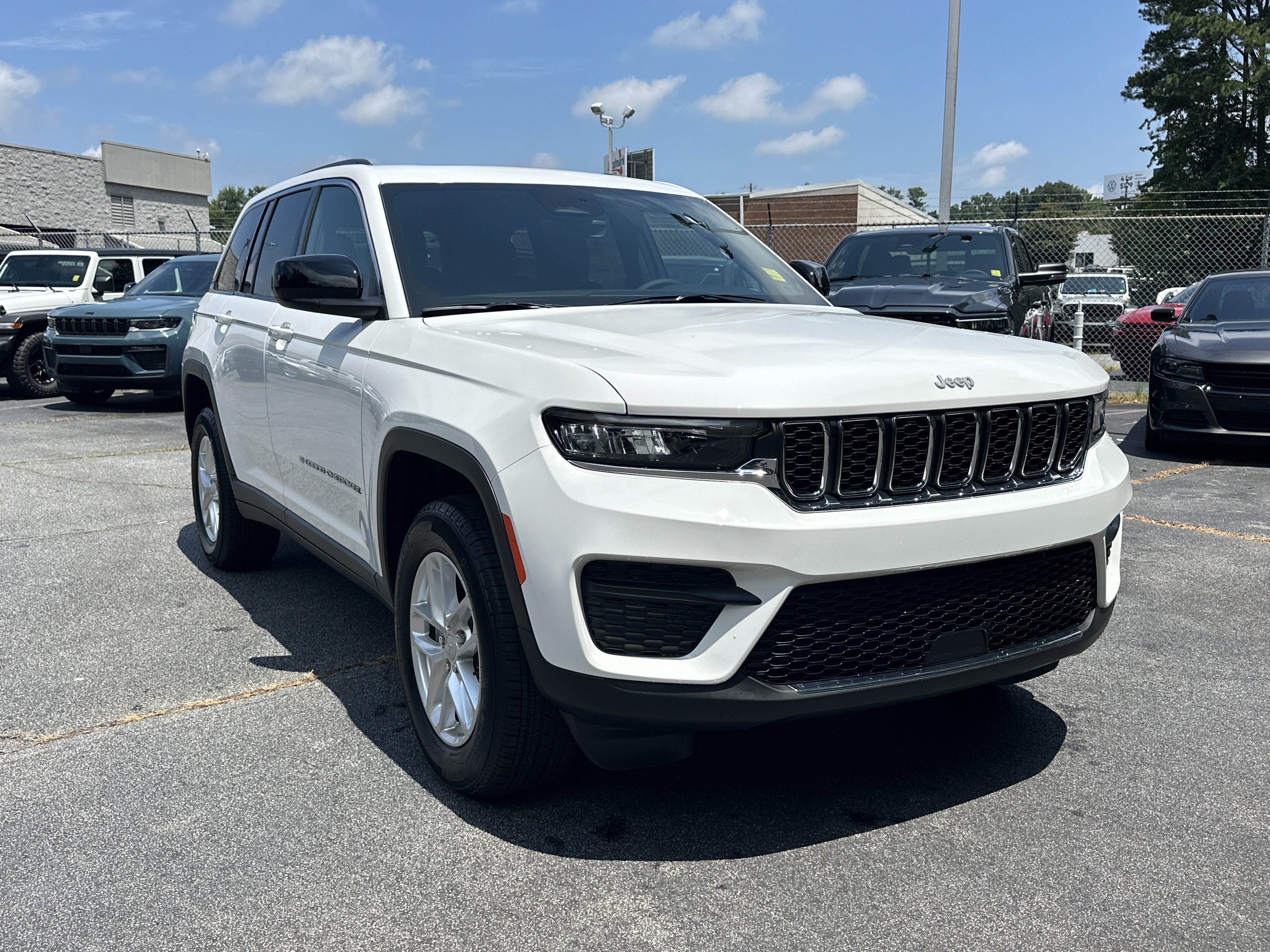 New 2026 Jeep Grand Cherokee Laredo X RWD image 2