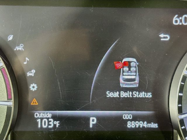 Used 2022 Toyota Highlander Limited FWD image 13