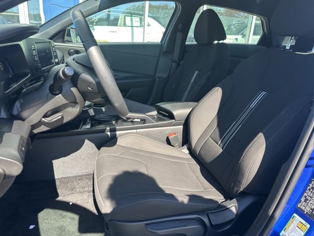 Certified 2025 Hyundai Elantra Sport image 12