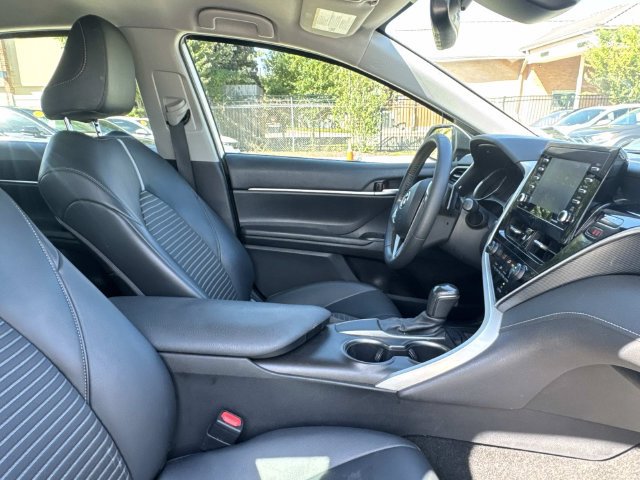 Used 2021 Toyota Camry SE w/ Convenience Package FWD image 10