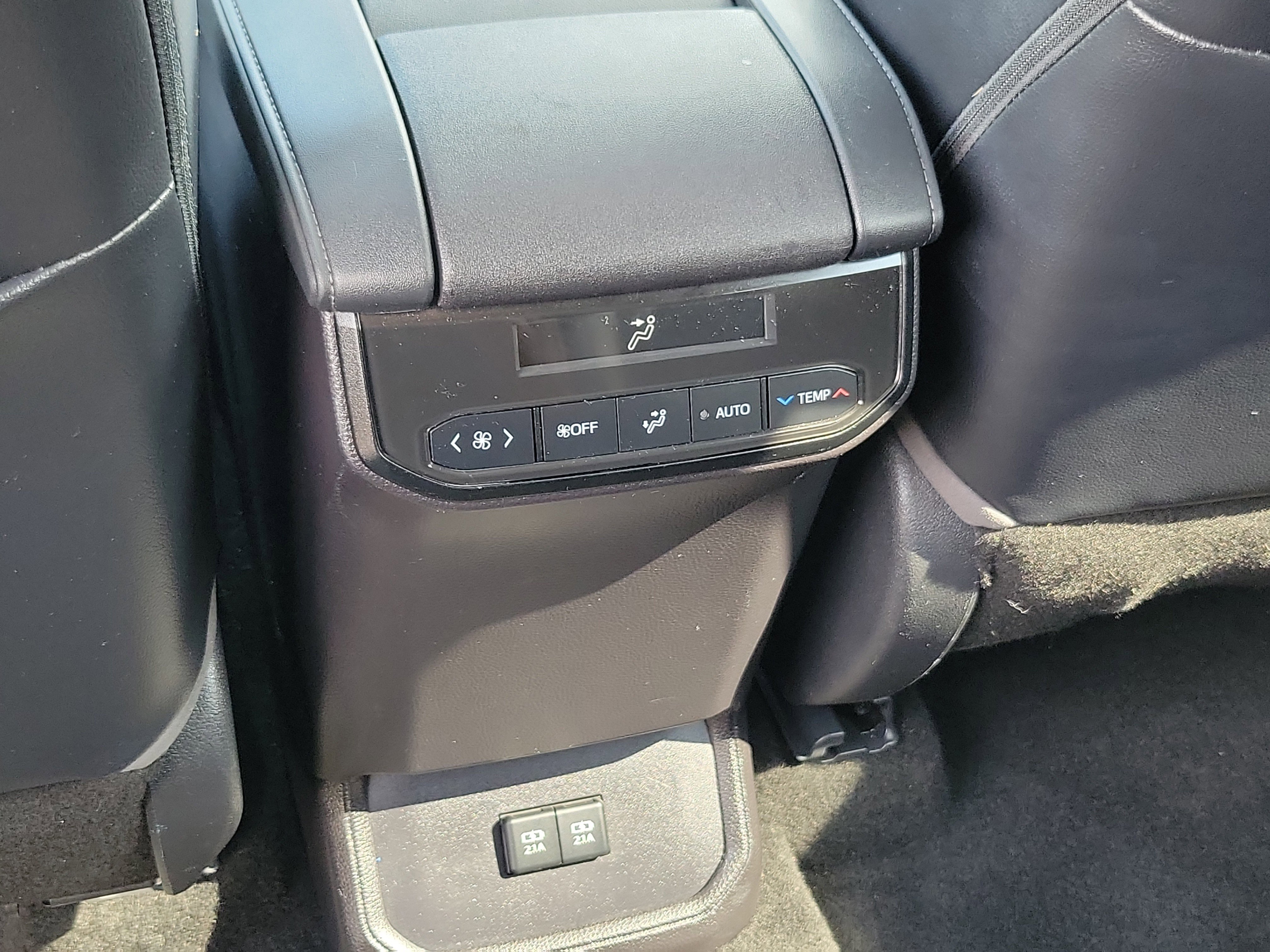 Used 2021 Toyota Highlander XLE image 14