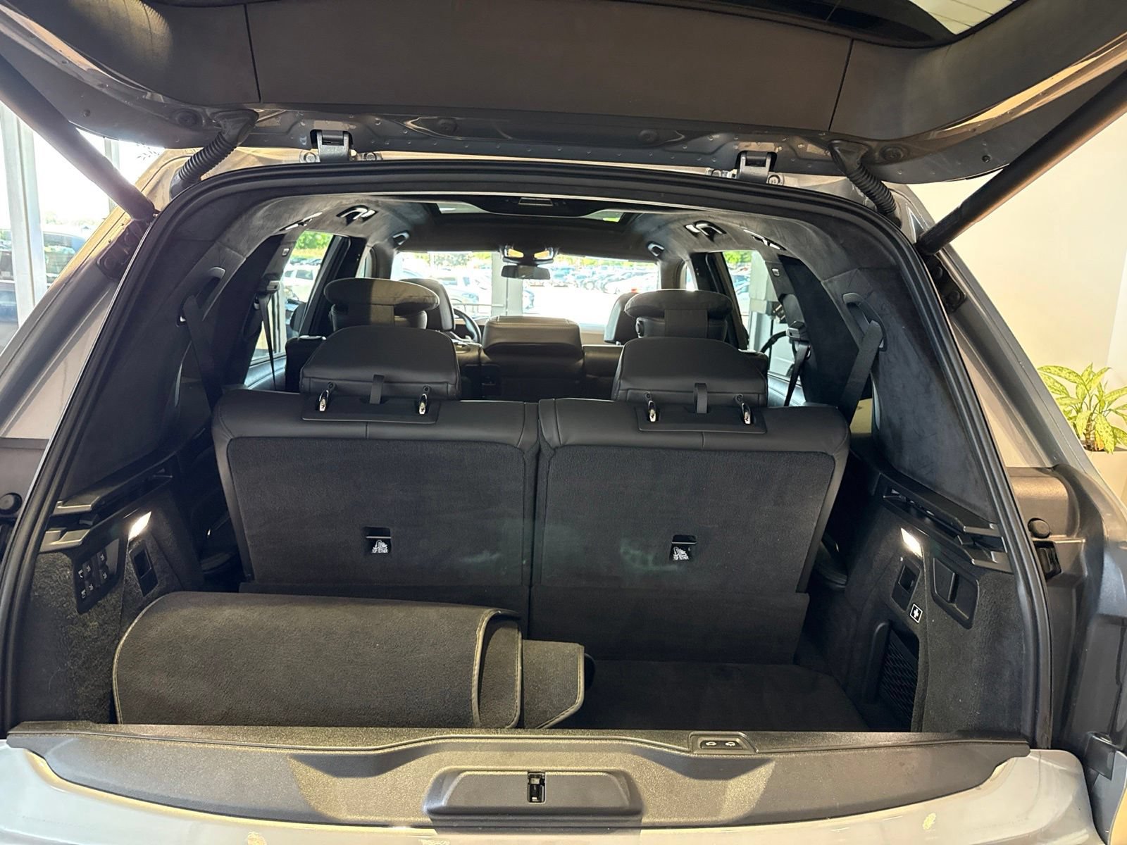 Certified 2024 BMW X7 xDrive40i w/ Executive Package AWD/4WD image 12