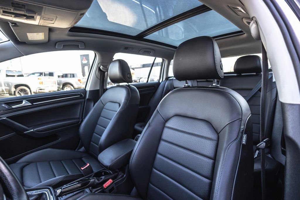 Used 2017 Volkswagen Golf SEL image 21