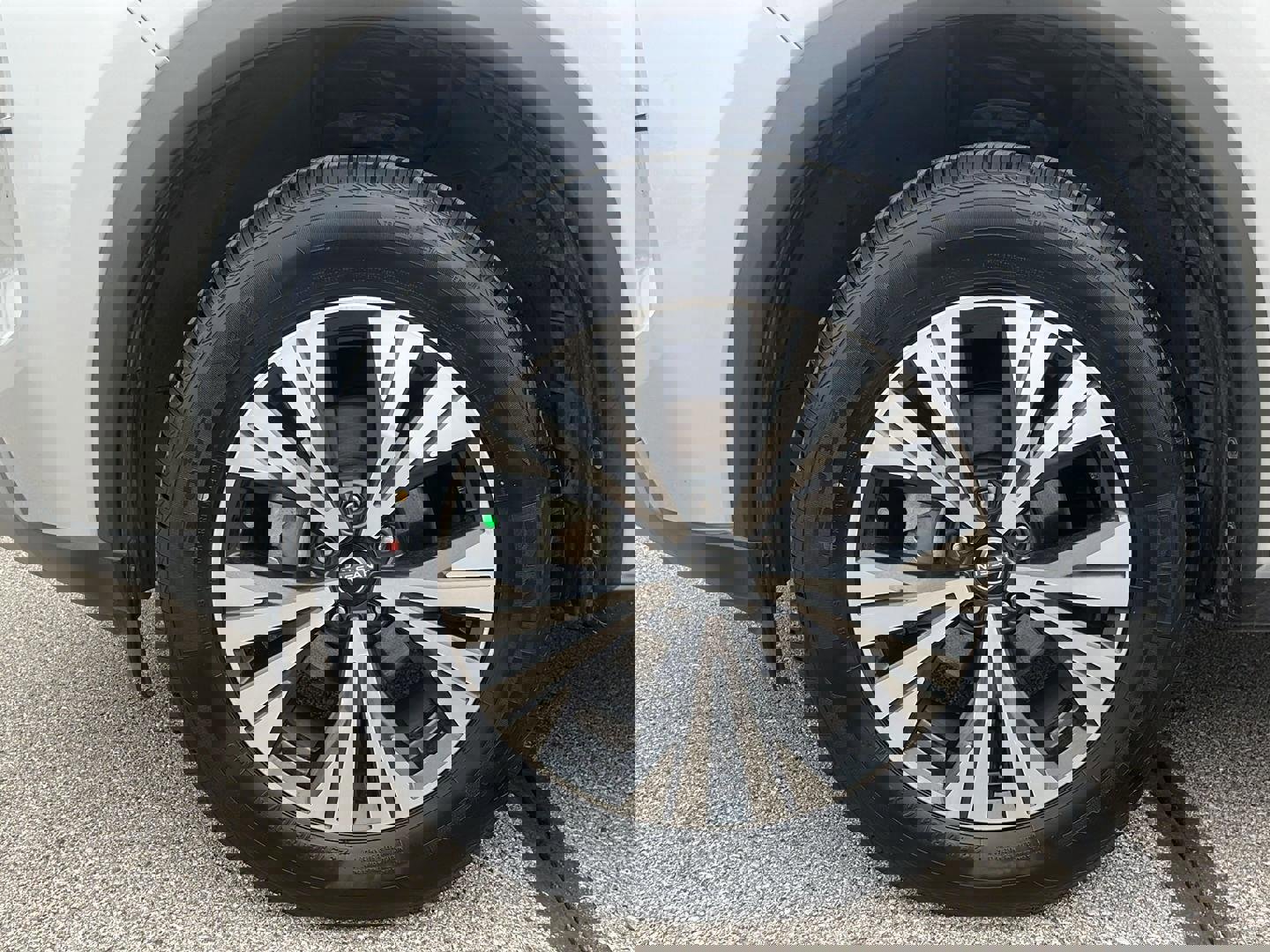 Used 2022 Nissan Rogue SV image 10