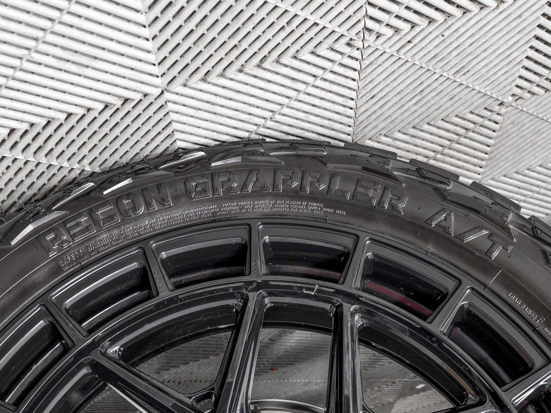 Used 2026 Chevrolet Tahoe Z71 w/ Comfort Package image 38