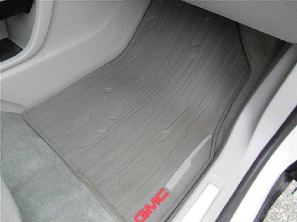 Used 2023 GMC Acadia SLT image 31