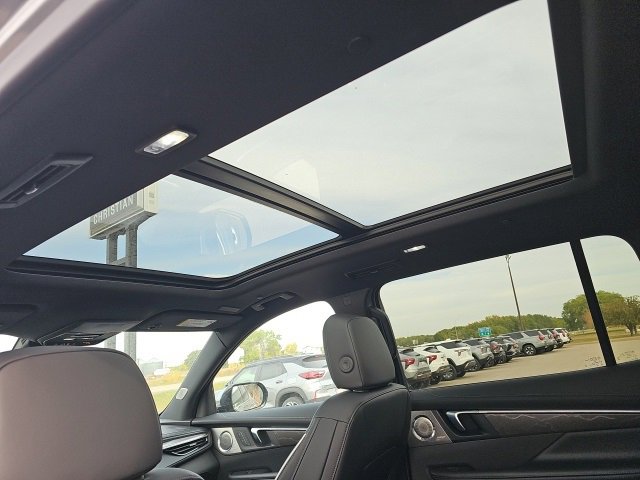 Used 2025 Buick Enclave Avenir w/ Super Cruise Package image 11