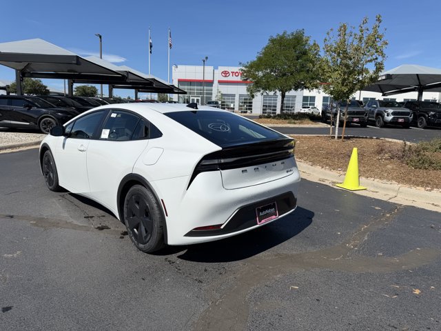 New 2027 Toyota Prius Plug-In Hybrid FWD image 4