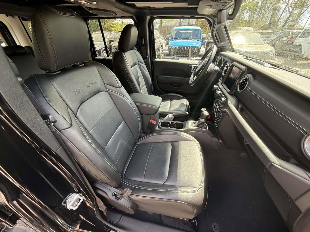 Used 2022 Jeep Wrangler Unlimited Sahara w/ Cold Weather Group image 9