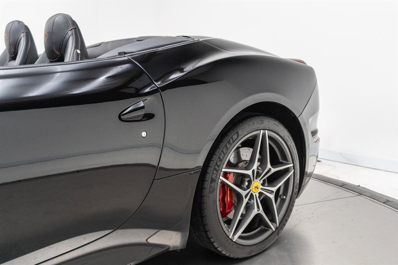Used 2017 Ferrari California T RWD image 25