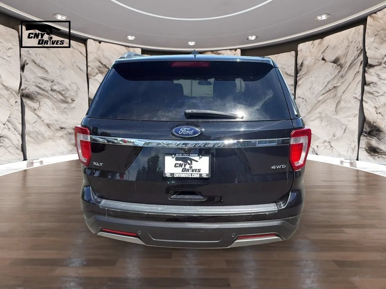 Used 2019 Ford Explorer XLT w/ Equipment Group 202A AWD/4WD image 6