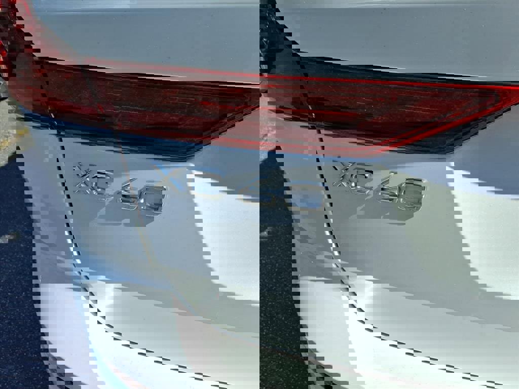 New 2026 Volvo XC60 B5 Core w/ Climate Package image 5