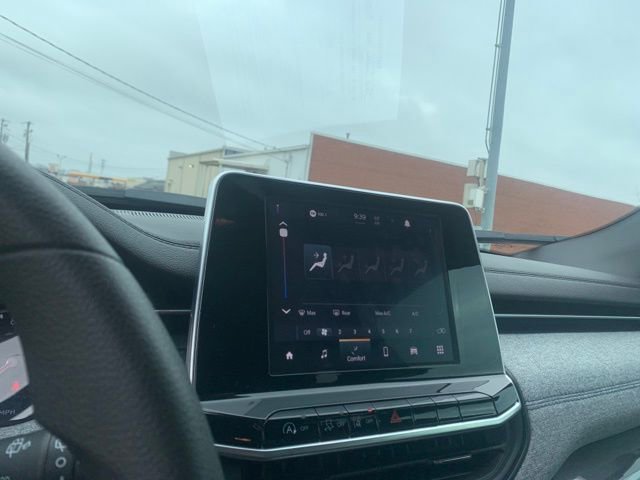 Used 2025 Jeep Compass Sport image 20