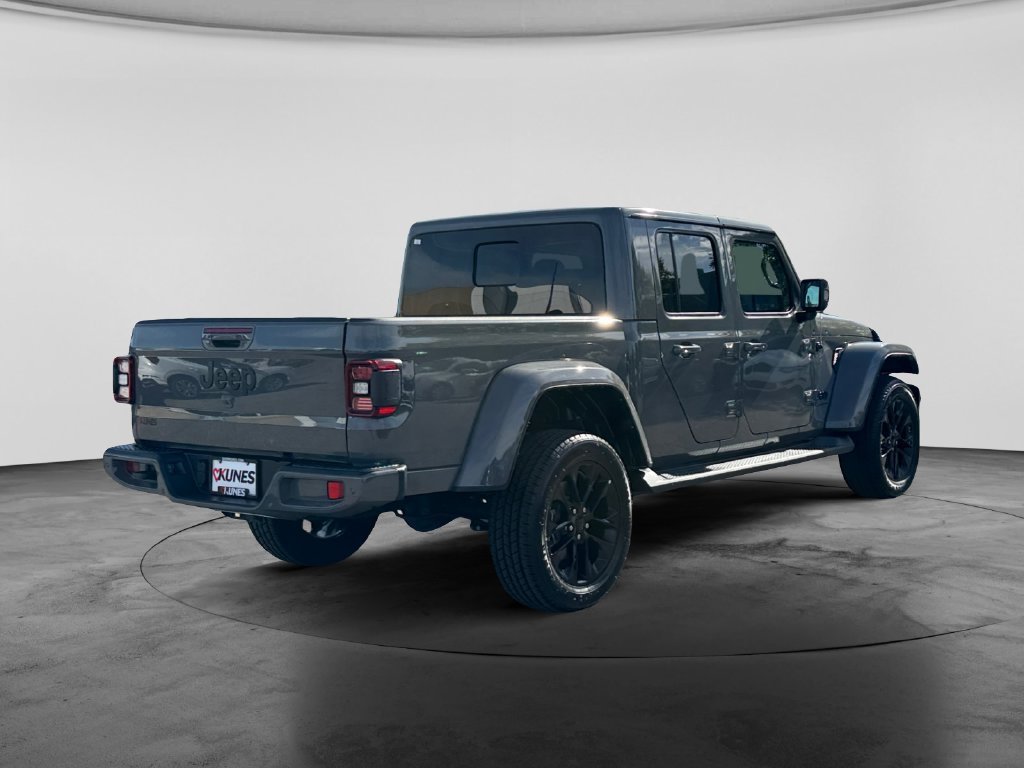 Used 2023 Jeep Gladiator Overland AWD/4WD image 8