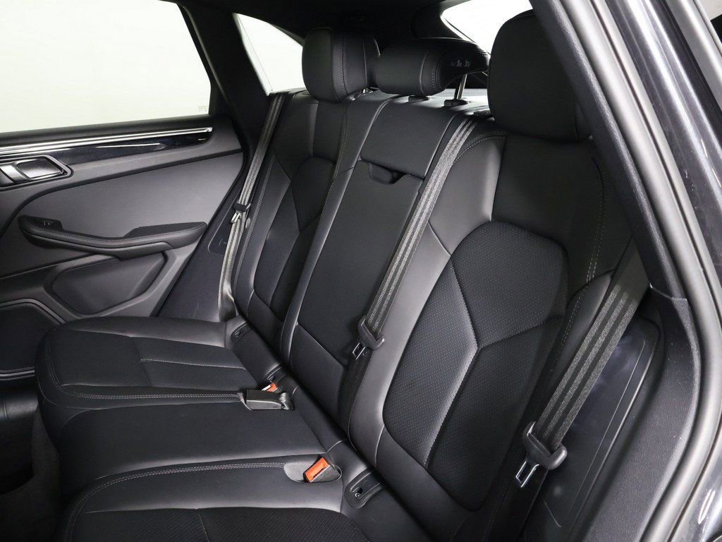 Used 2023 Porsche Macan S AWD/4WD image 34