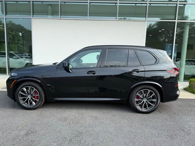 Used 2026 BMW X5 xDrive50e image 2