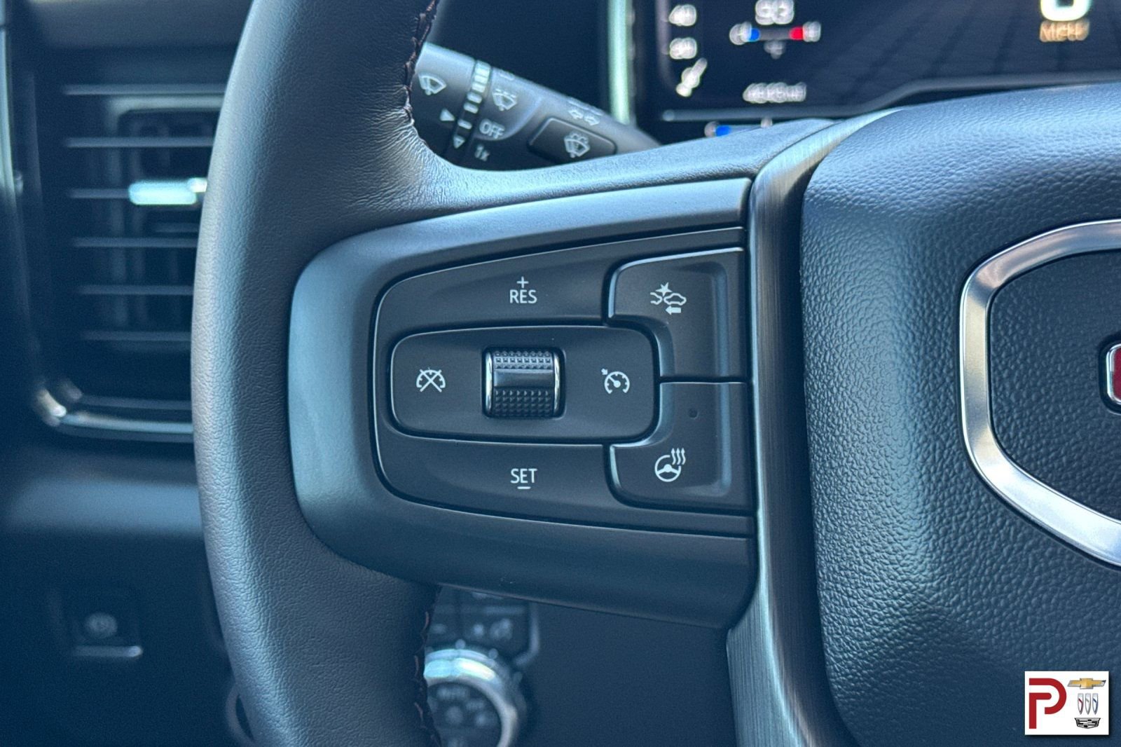 Certified 2025 GMC Sierra 2500 AT4X w/ AT4X AEV Edition AWD/4WD image 27