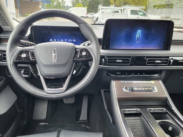 New 2025 Lincoln Aviator Reserve w/ Equipment Group 201A image 13