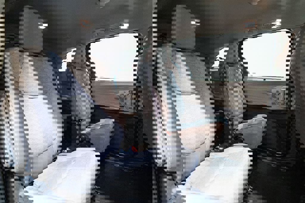 Used 2024 Toyota Sienna LE image 32