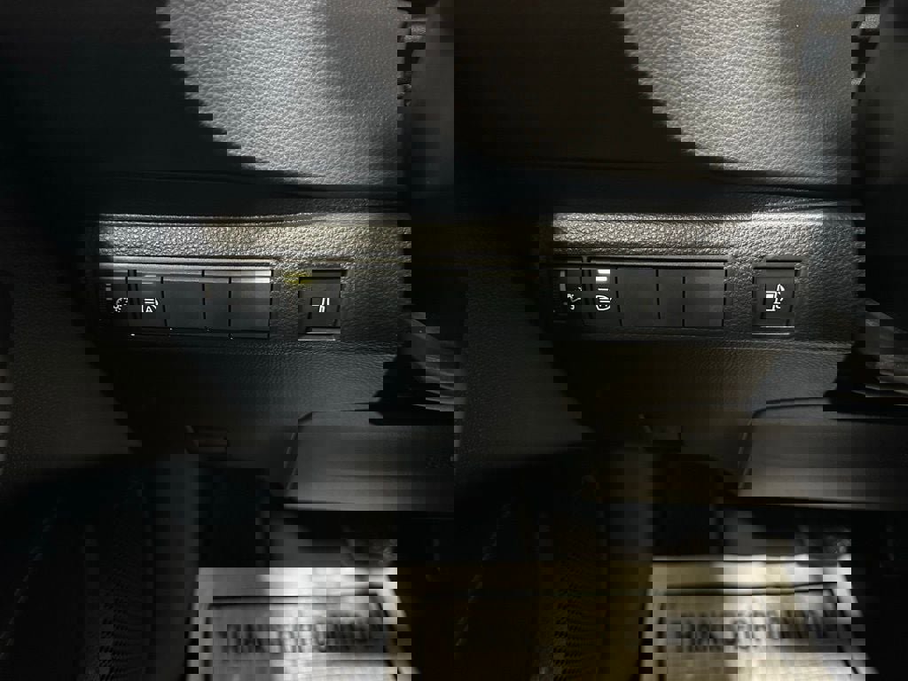 Used 2025 Toyota Corolla LE image 17