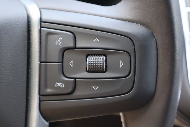 Used 2023 GMC Yukon SLT w/ SLT Luxury Package AWD/4WD image 7