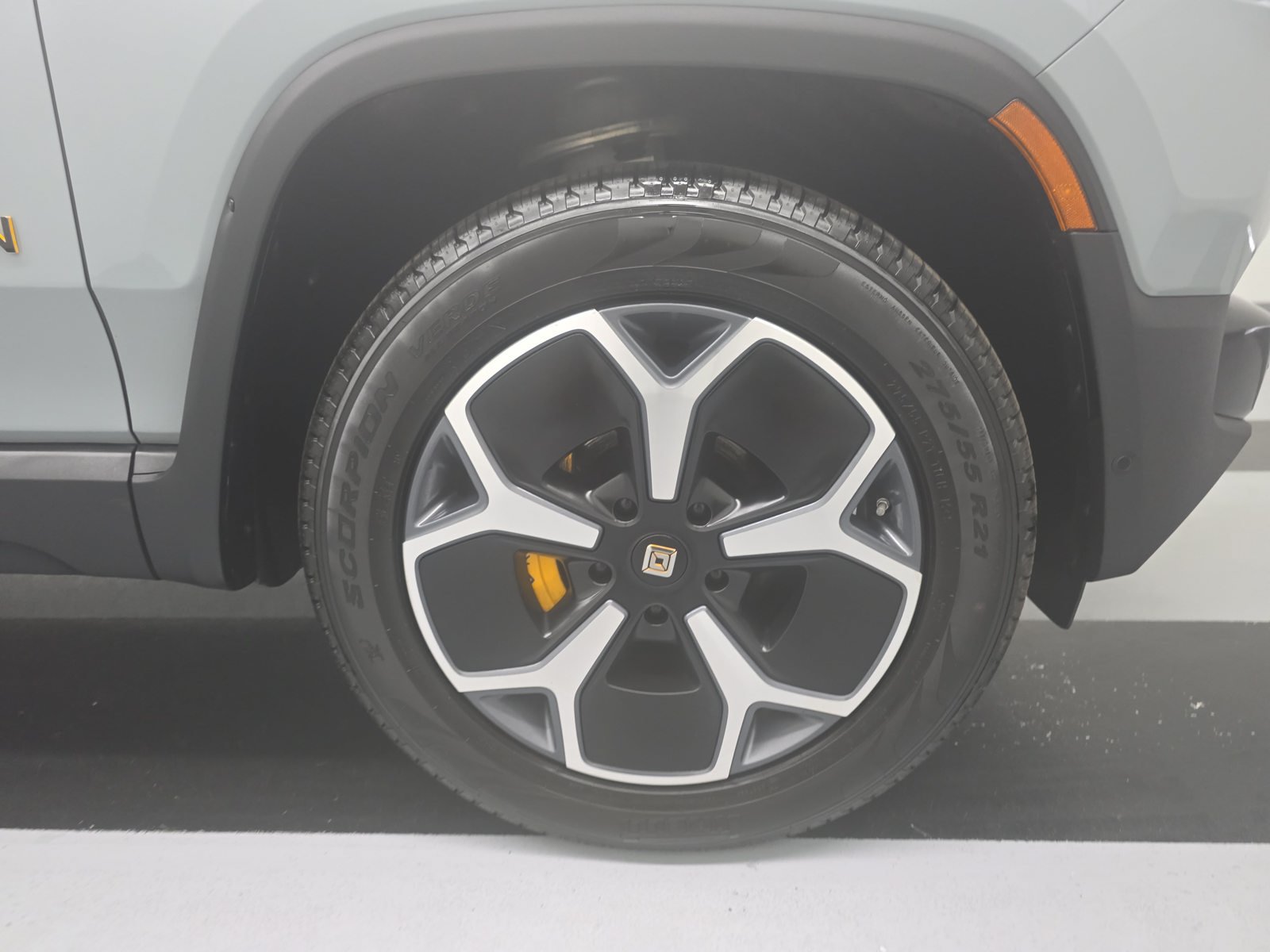 Used 2022 Rivian R1T Adventure AWD/4WD image 11