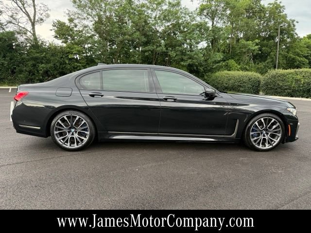 Used 2022 BMW M760i xDrive w/ Luxury Rear Seating Package AWD/4WD image 4