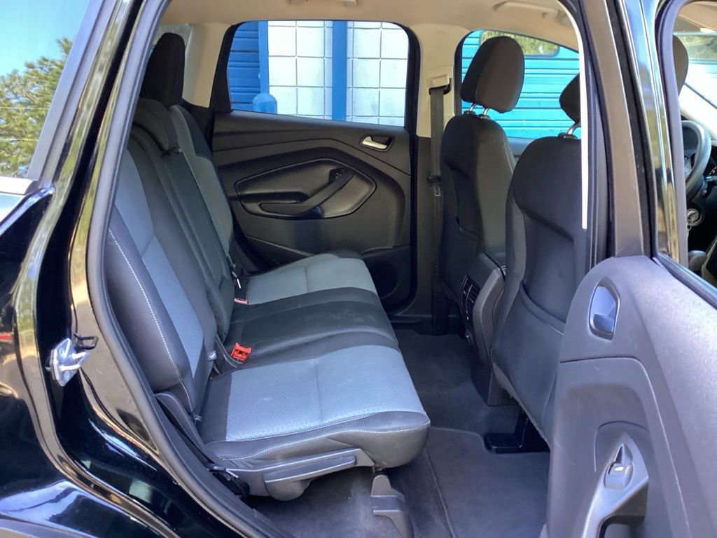 Used 2017 Ford Escape SE image 34