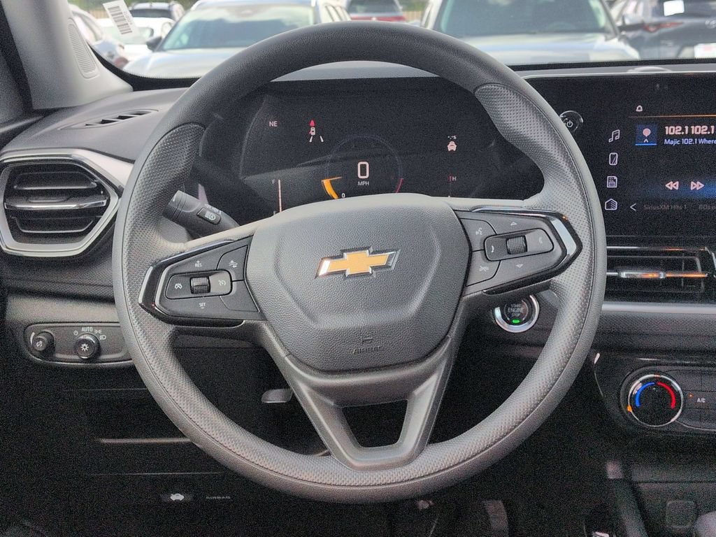 Used 2025 Chevrolet TrailBlazer LT AWD/4WD image 22